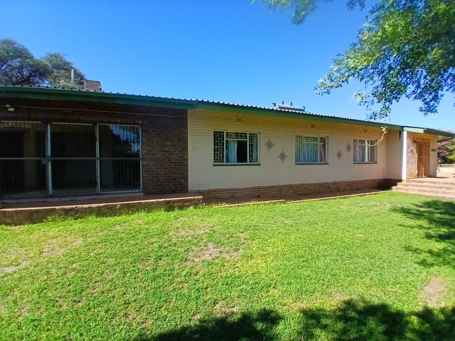 4 Bedroom Property for Sale in Kuruman Northern Cape